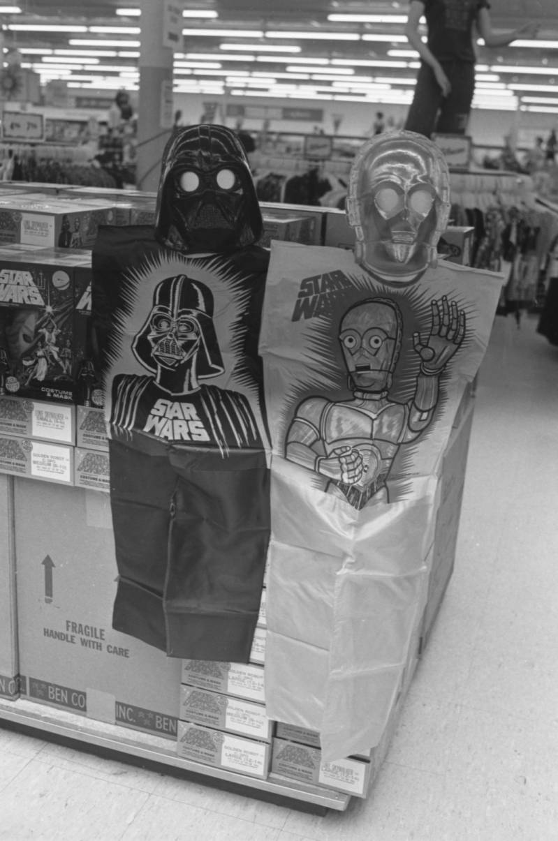 Darth Vader and CP3-0 costumes for sale in Columbia, 1977. Image from The State Photograph Archive.