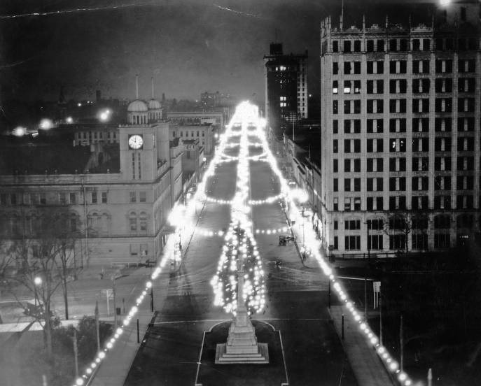 Main Street north from the State House at Christmas 1929
