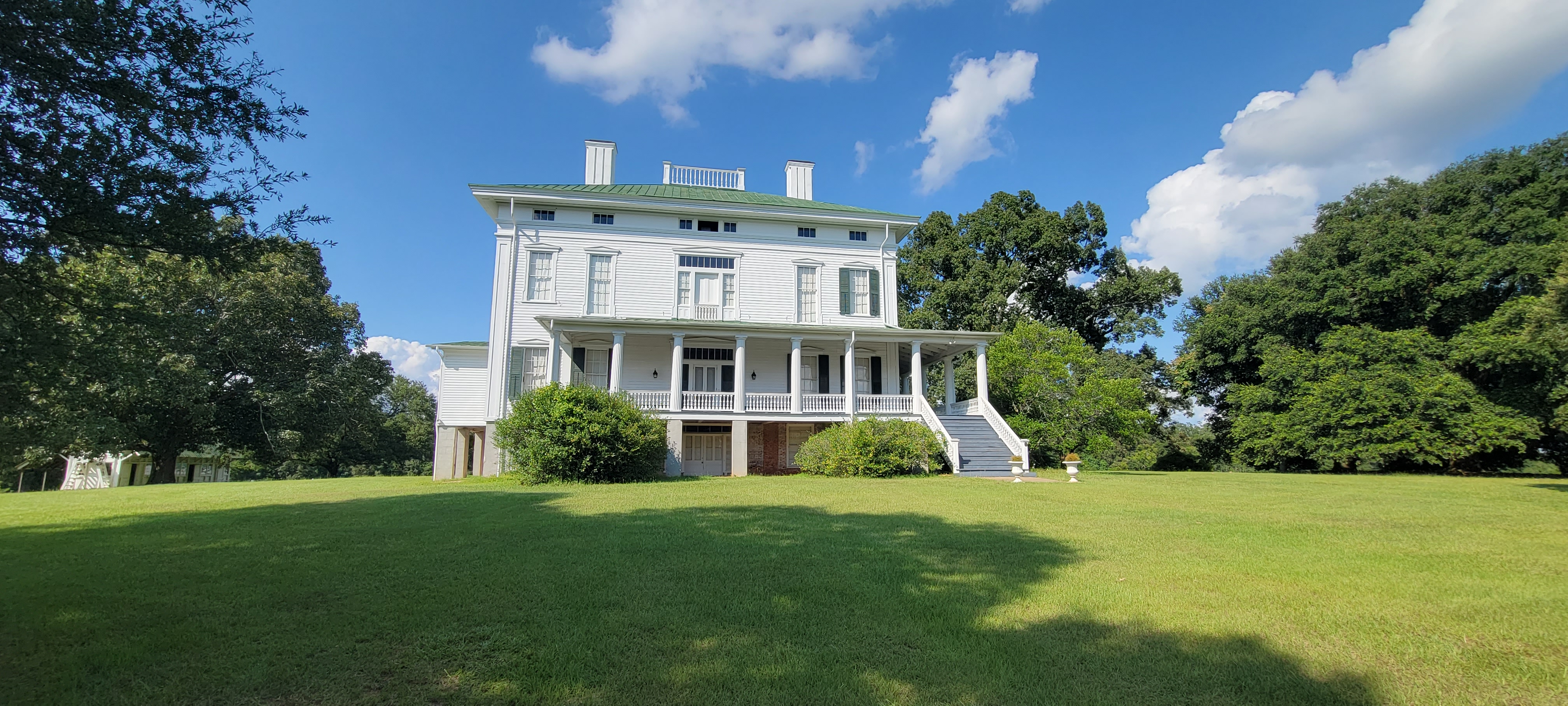 white plantation house