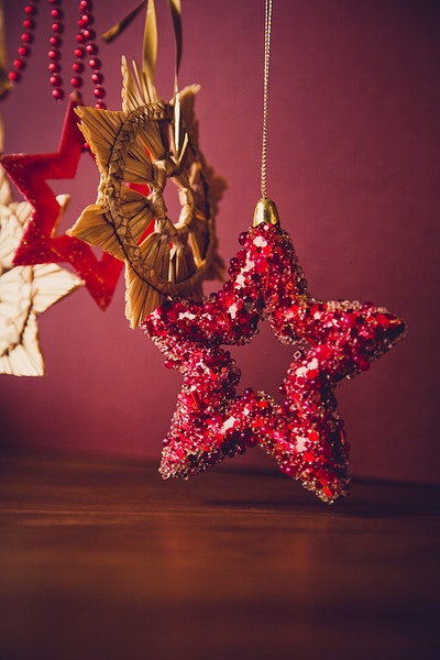 Holiday tree ornaments