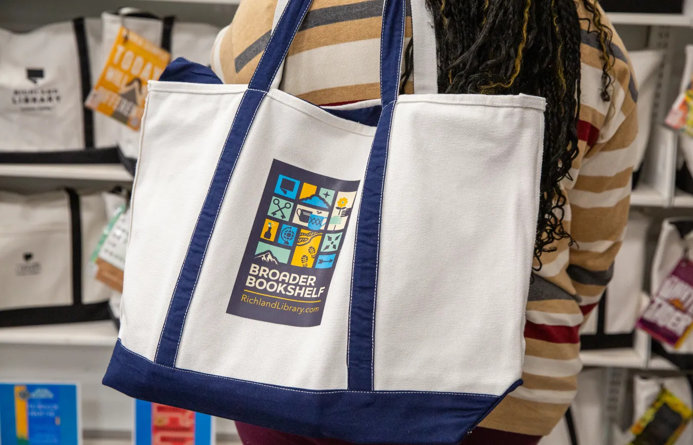Totebag featuring Broader Bookshelf Challenge logo. 
