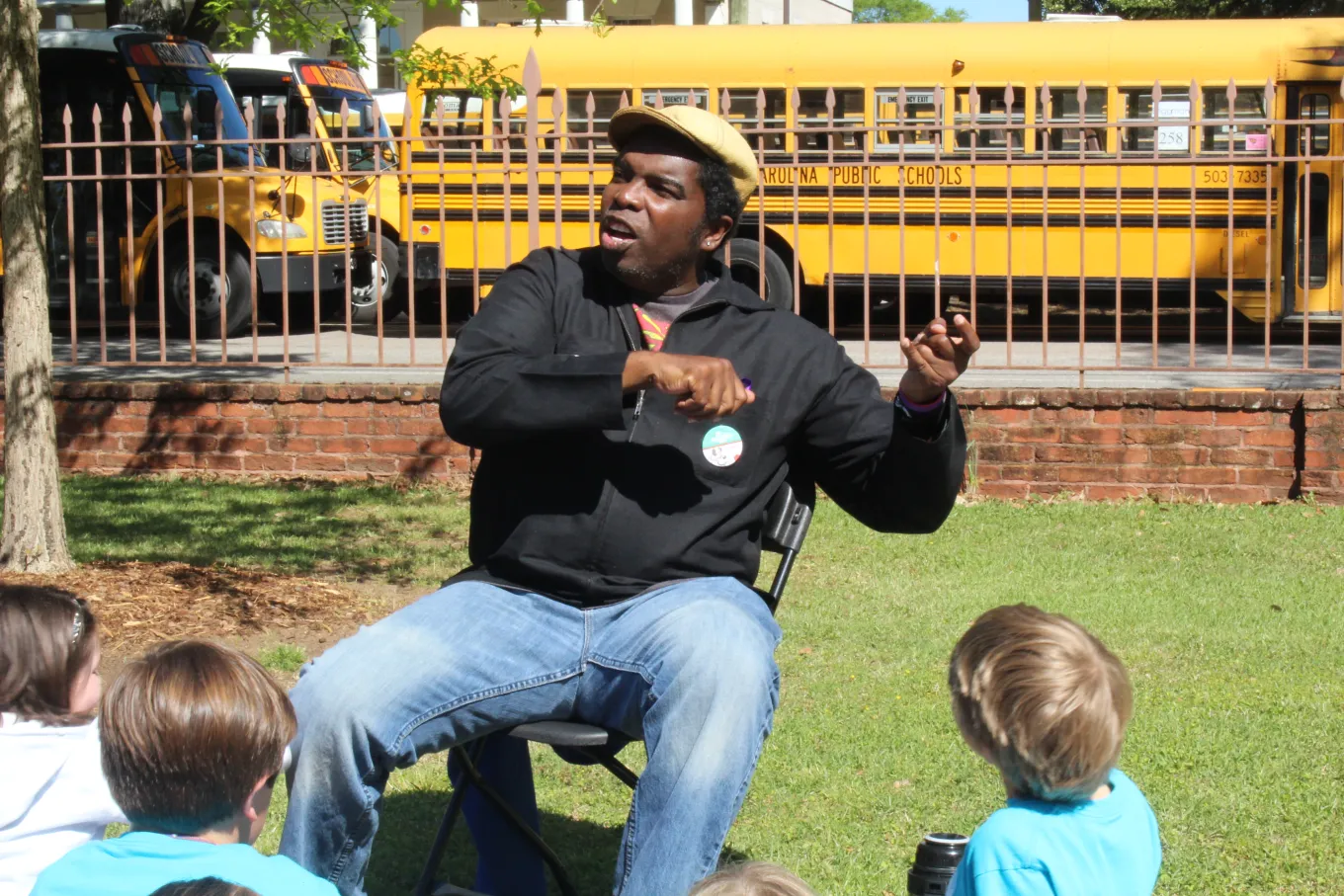 Storyteller Darion McCloud and children