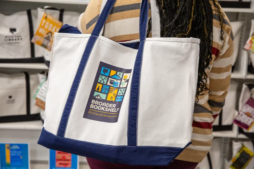 Totebag featuring Broader Bookshelf Challenge logo. 
