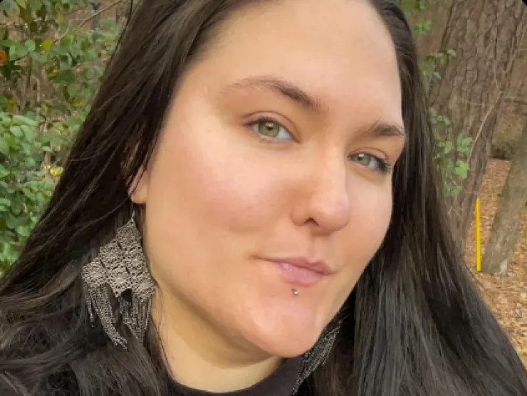 Portrait of ecologist and herbalist Cheyenne Yates