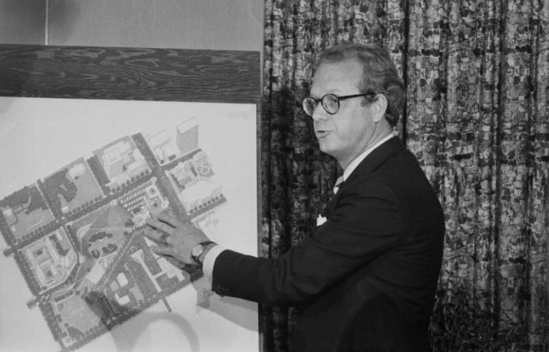 Mayor Finlay with plans for park, 1979