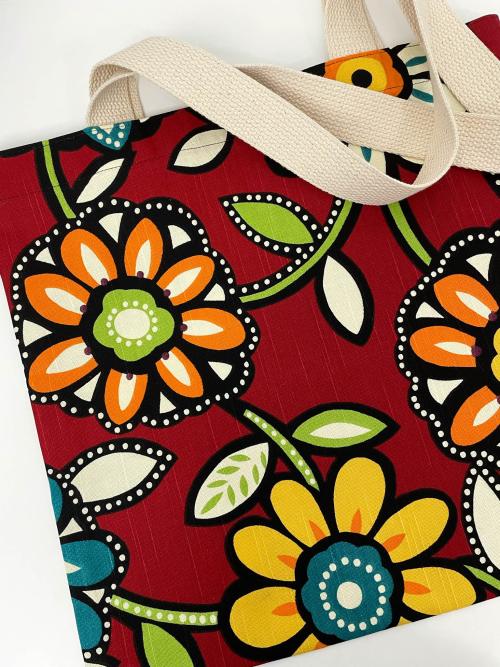 Flower pattern tote bag