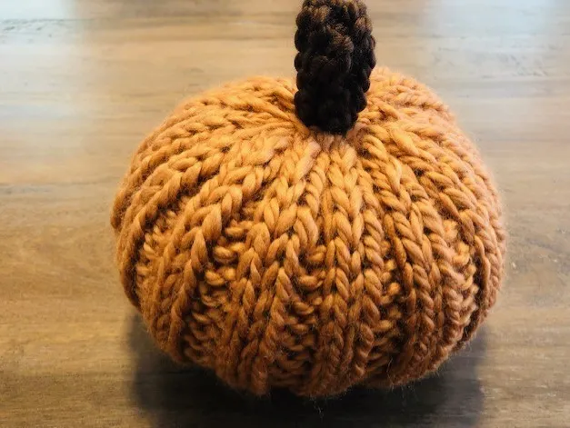 Finished knitted pumpkin