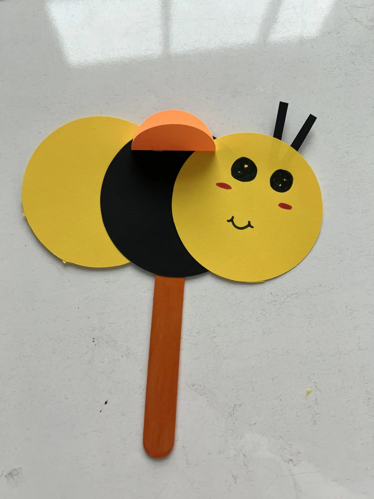 circle bee on stick