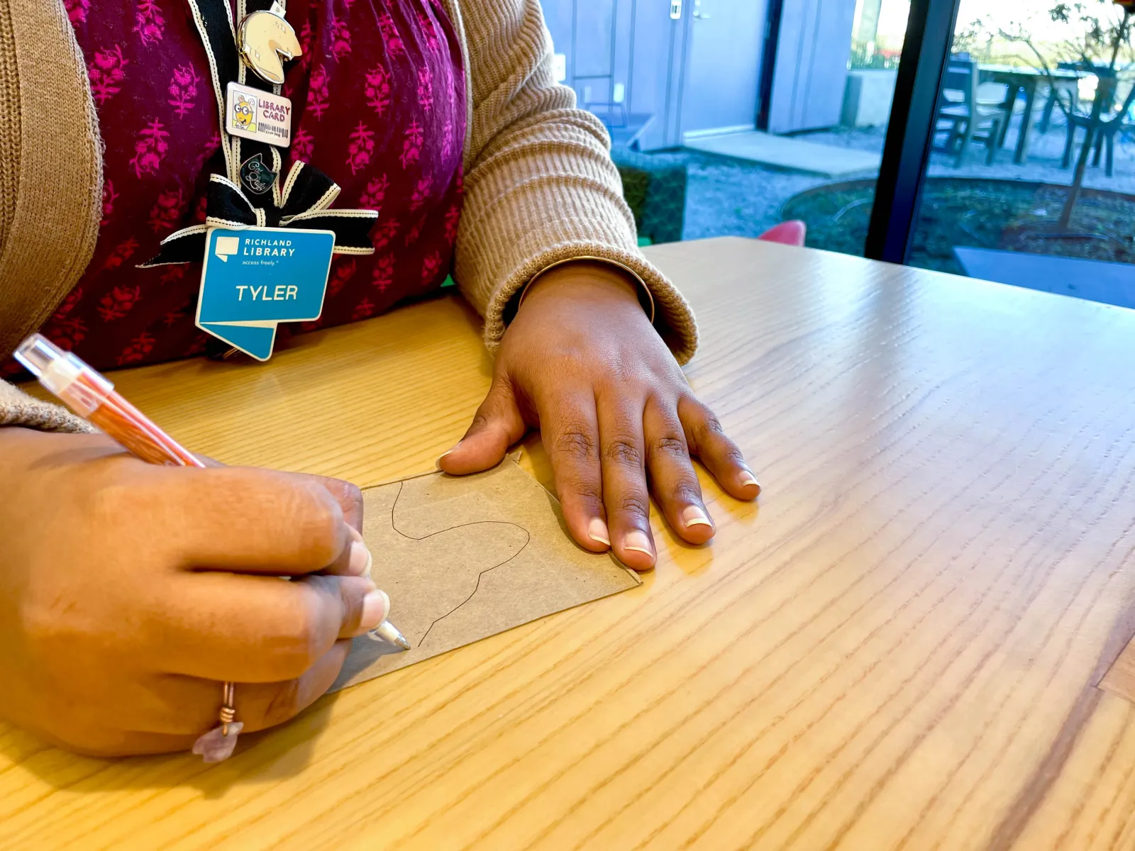 tracing a horse head on to cardboard square